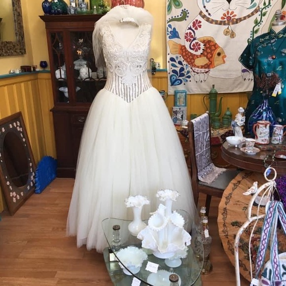 Dresses & Skirts - Vintage wedding dress